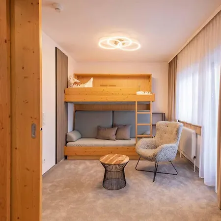 Familien- & Vitalhotel Auenhof فندق فلبمس