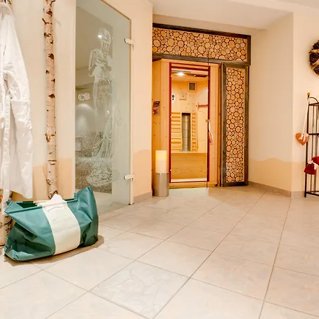 فندق Familien- & Vitalhotel Auenhof