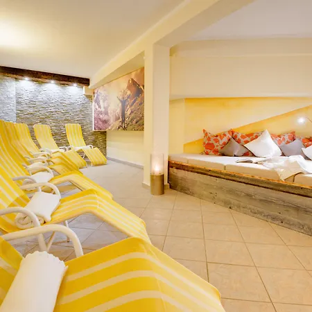 Familien- & Vitalhotel Auenhof מלון