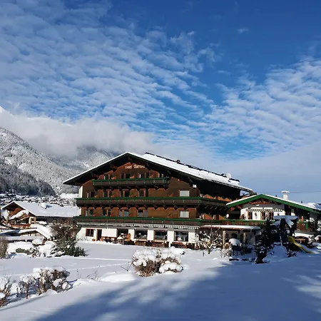 Familien- & Vitalhotel Auenhof מלון 4*