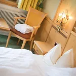 Familien- & Vitalhotel Auenhof 4*