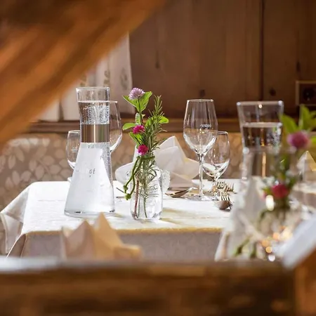 Familien- & Vitalhotel Auenhof 4* Fulpmes