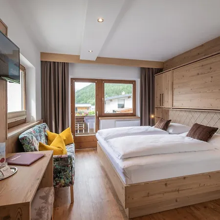 Familien- & Vitalhotel Auenhof 4* Fulpmes